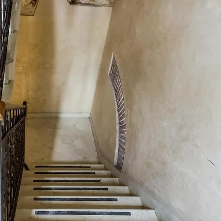 Porta Borsari 아파트
